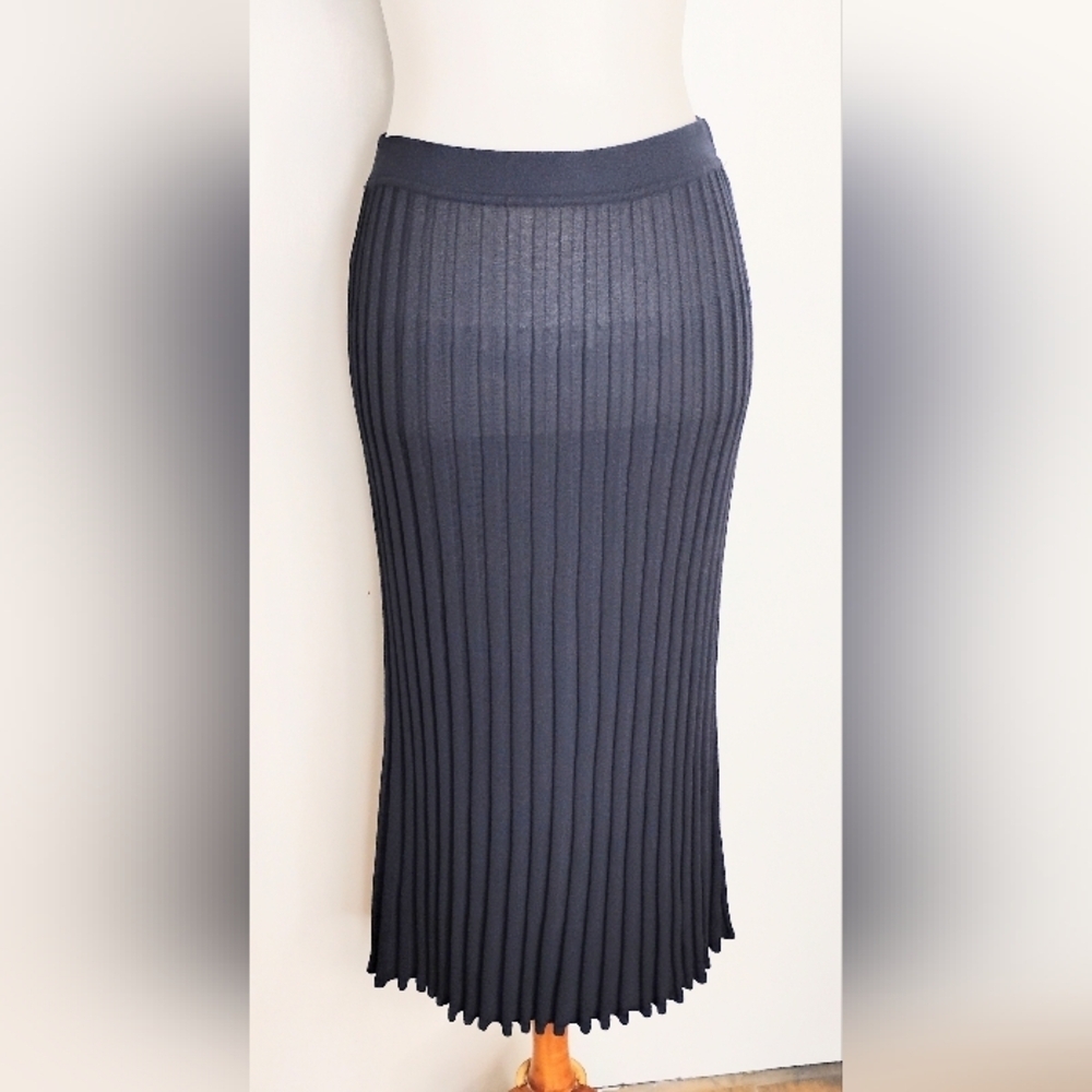 NAVY BLUE RETRO RIBBED KNIT MIDI SKIRT